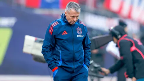 Gustavo Álvarez vive un complicado momento en Universidad de Chile. Su futuro está en duda. (Imagen: Photosport)