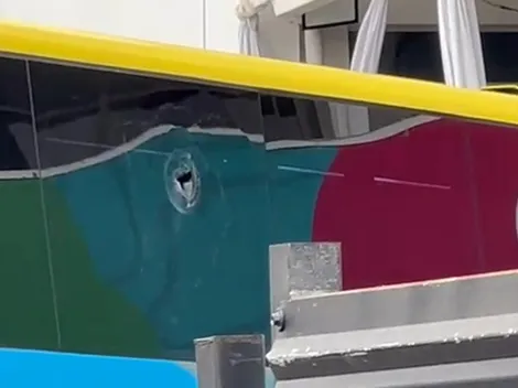 VIDEO: Bus de Lanús es apedreado por barristas de la U rumbo al Nacional