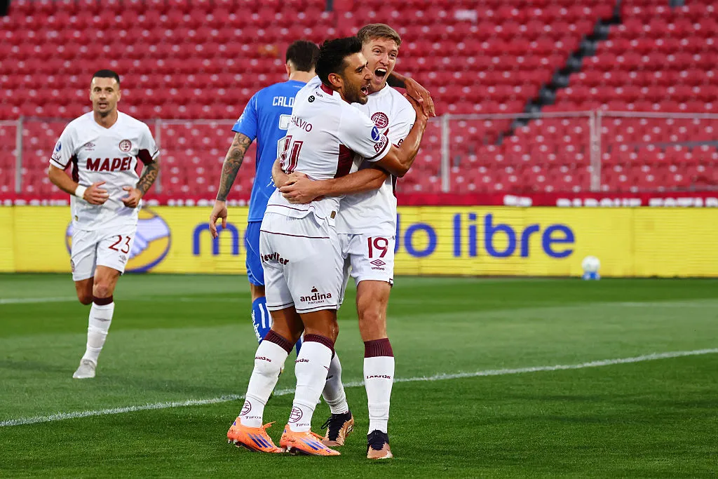 Salvio celebrando el segundo gol de Lanús. | Foto: Getty Images