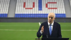 Juan Tagle recibió duras críticas por oponerse a la reprogramación del Clásico Universitario.