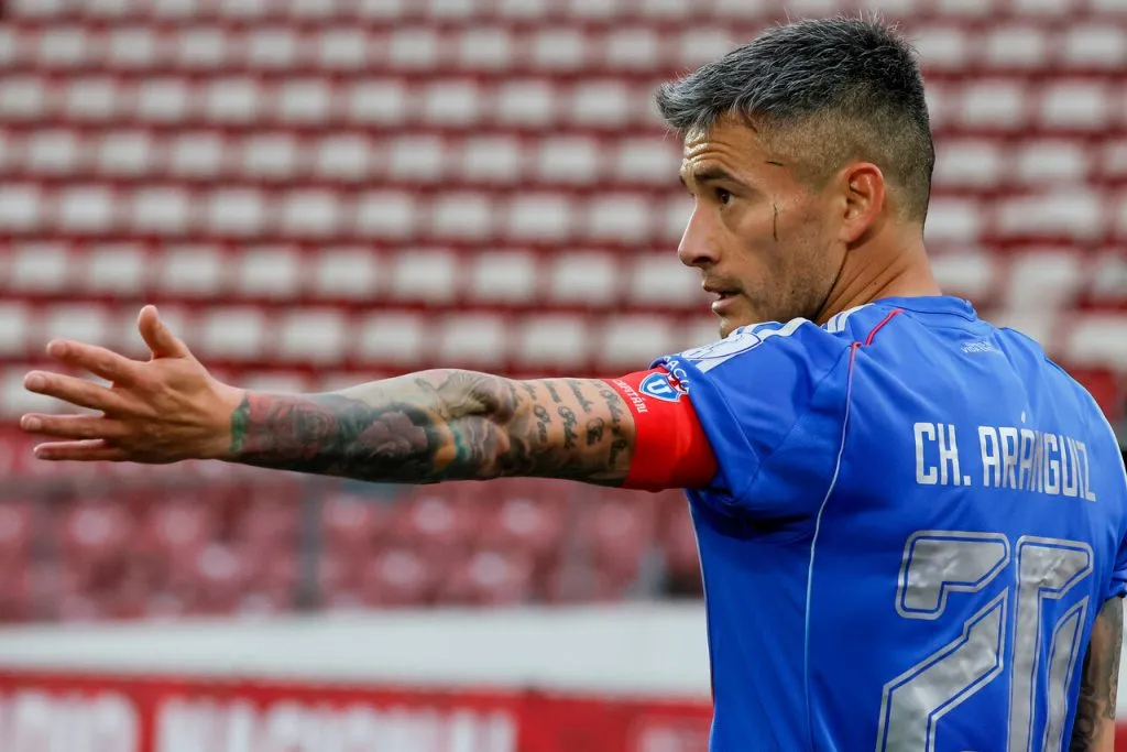 Aránguiz habla de su futuro en la U | Foto: Photosport