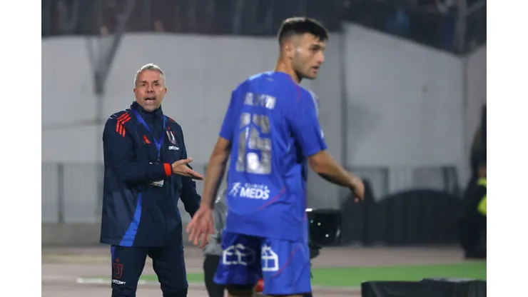 Gustavo Álvarez no quiso arriesgar ni a Rodrigo Contreras, ni a Felipe Salomoni.