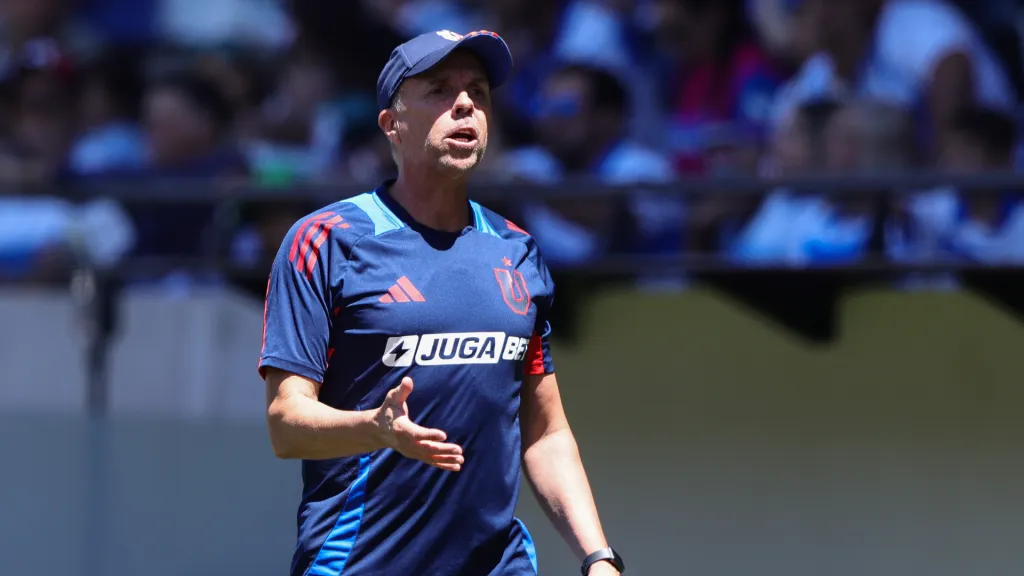 Gustavo Álvarez vive un complicado momento en Universidad de Chile. Su futuro está en duda. (Imagen: Photosport)