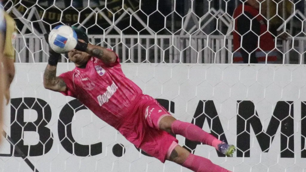 Diego Sánchez se puso la capa de héroe y salvó a Coquimbo en los descuentos (Foto:
Jorge Loyola/Photosport)