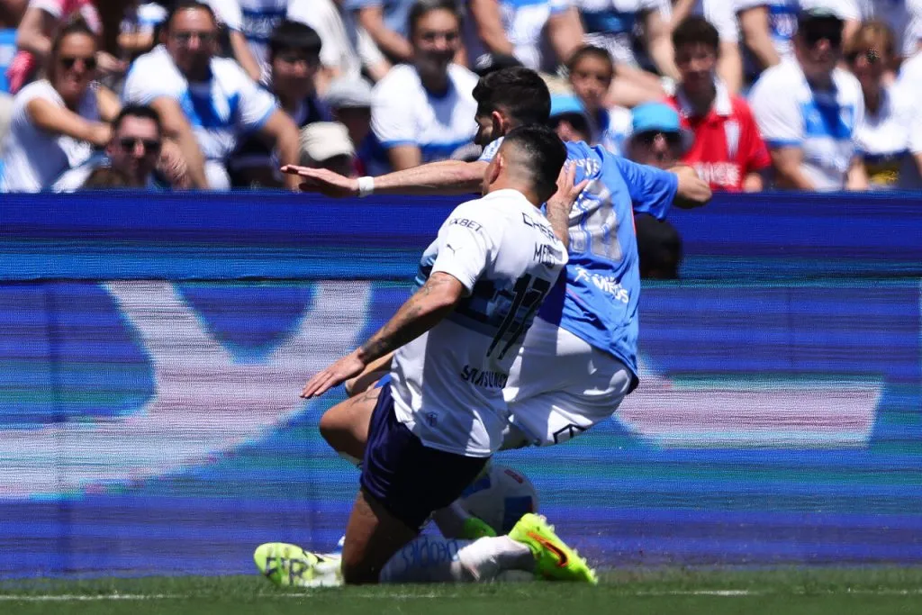Medel y la dura entrada a Di Yorio | Foto: Photosport
