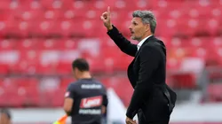 Fernando Ortiz convoca a cuatro canteranos albos para el encuentro de este sábado ante Ñublense de Chillán (Foto: Photosport)