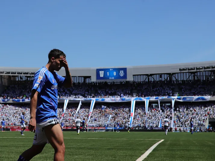 Ángel Botto le tira "6 partidos mínimo" a Lucas Assadi por su escupo ante la UC