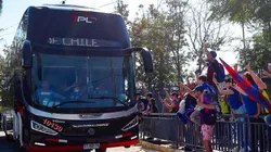 Figura de la U se quedó abajo del bus en su llegada a Argentina (Foto: U. de Chile)