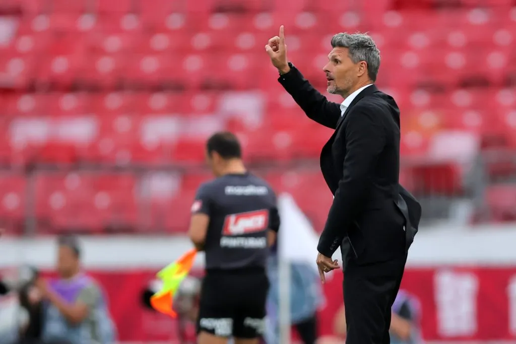 Hisis se la juega por la continuidad del Tano Ortiz. | Foto: Photosport