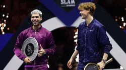 Jannik Sinner sonríe, depende de él volver al número 1 del ranking mundial.