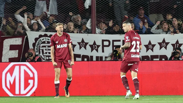 Rodrigo Castillo festeja su gol ante la U de Chile.