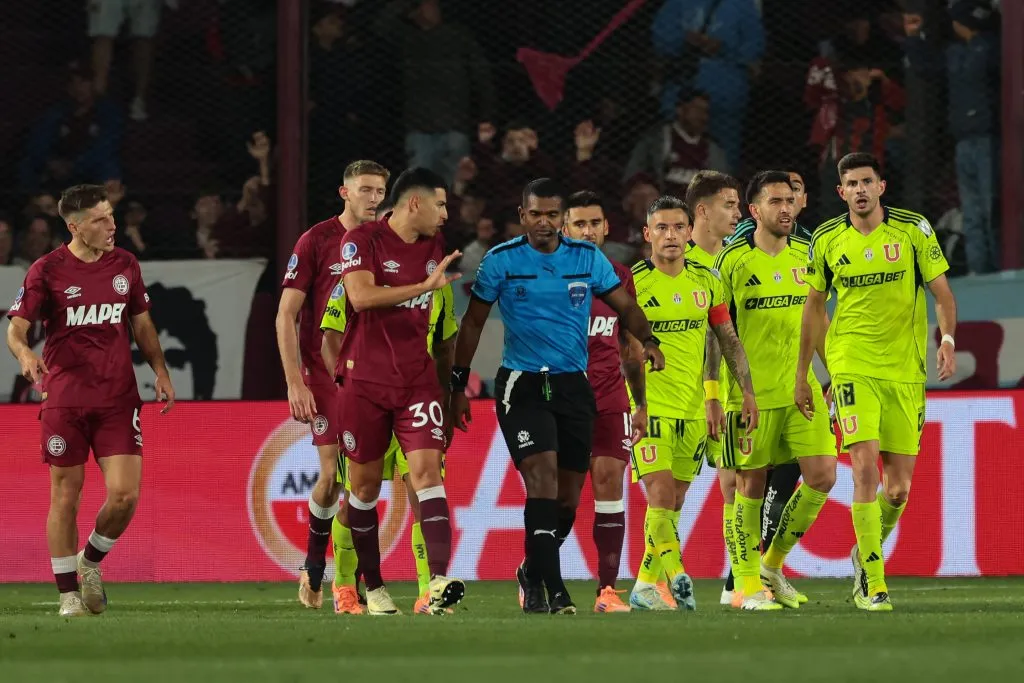Alexis Herrera se transformó en blanco de críticas de la parcialidad azul | FOTO: Javier Vergara/Photosport
