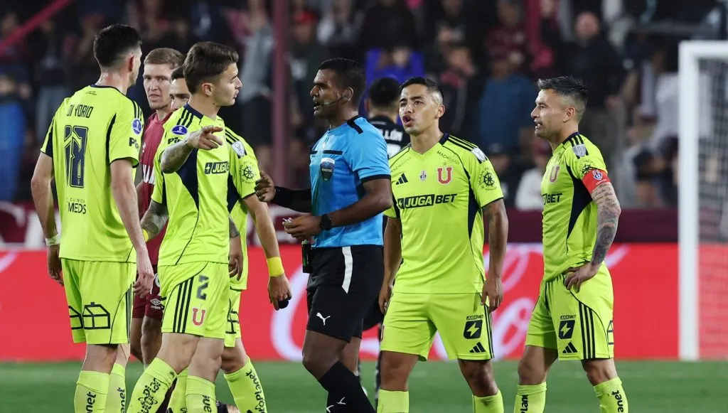 Tito Awad apuntó contra la Conmebol tras el arbitraje entre Universidad de Chile y Lanús.