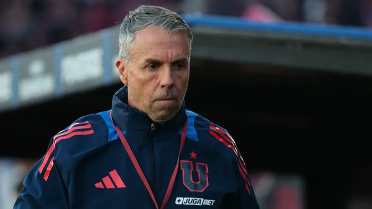 Universidad de Chile se aleja de un candidato ante la posible salida de Gustavo Álvarez.