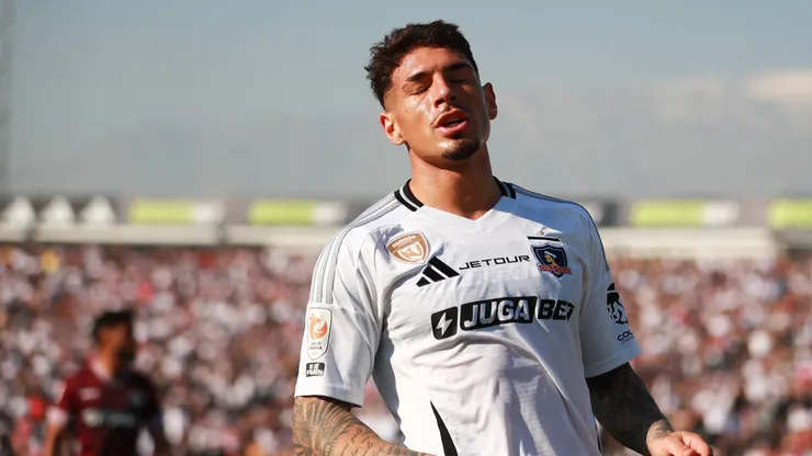 Alan Saldivia sigue siendo foco de polémica en Colo Colo y todo indica que podría partir del club (Foto: Felipe Zanca/Photosport)