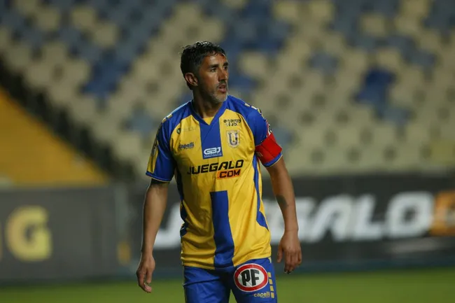 Osvaldo González es una leyenda en Universidad de Chile y Universidad de Concepción. (Imagen: Photosport)