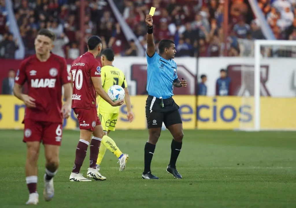 Herrera solo le puso la tarjeta amarilla a Cardozo | Foto: Getty Images