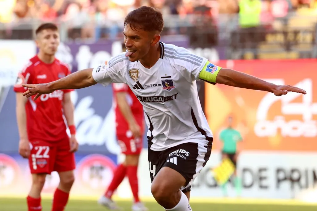 Vicente Pizarro le dio el triunfo a Colo Colo ante Ñublense en Chillán. (Foto: Eduardo Fortes/Photosport)