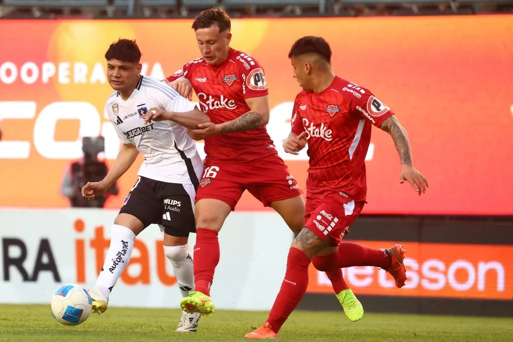 Claudio Aquino en pleno partido ante los Diablos Rojos | FOTO: Eduardo Fortes/Photosport