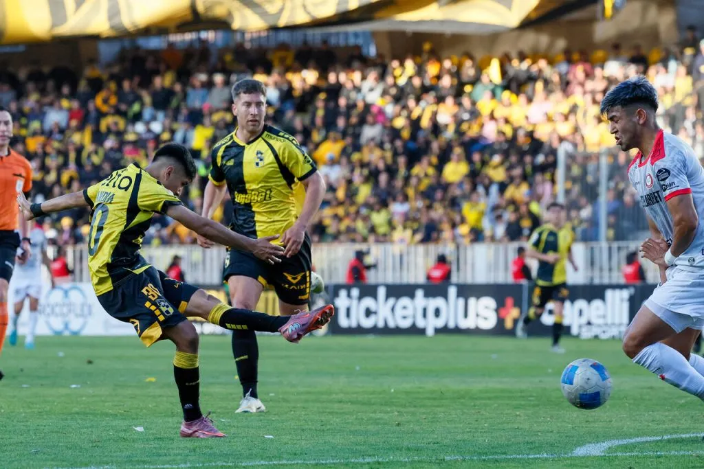 ¡Dale campeón, dale campeón! Coquimbo Unido bajó su primera estrella (Photosport).