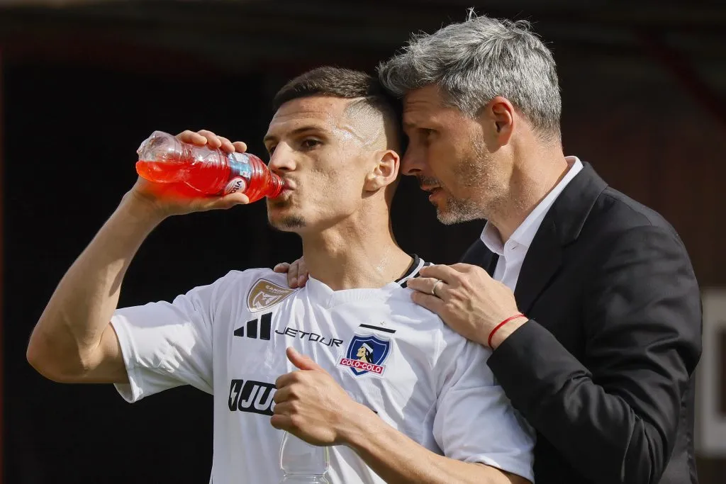 Fernando Ortiz sigue luchando por quedarse en el puesto de DT de Colo Colo |  FOTO: Andres Pina/Photosport