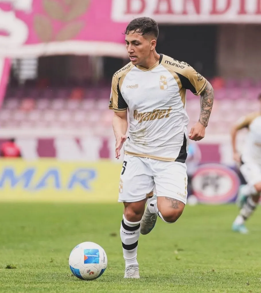 Enzo Riquelme se proclamó campeón de la Liga de Primera 2025. (Foto: Coquimbo Unido)