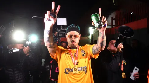 Diego Sánchez en los festejos de Coquimbo Unido. (Foto: Alejandro Pizarro Ubilla/Photosport)