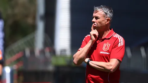 Gustavo Álvarez no seguiría siendo el DT de la U y su entorno ya le busca posibles destinos (Foto: Photosport)