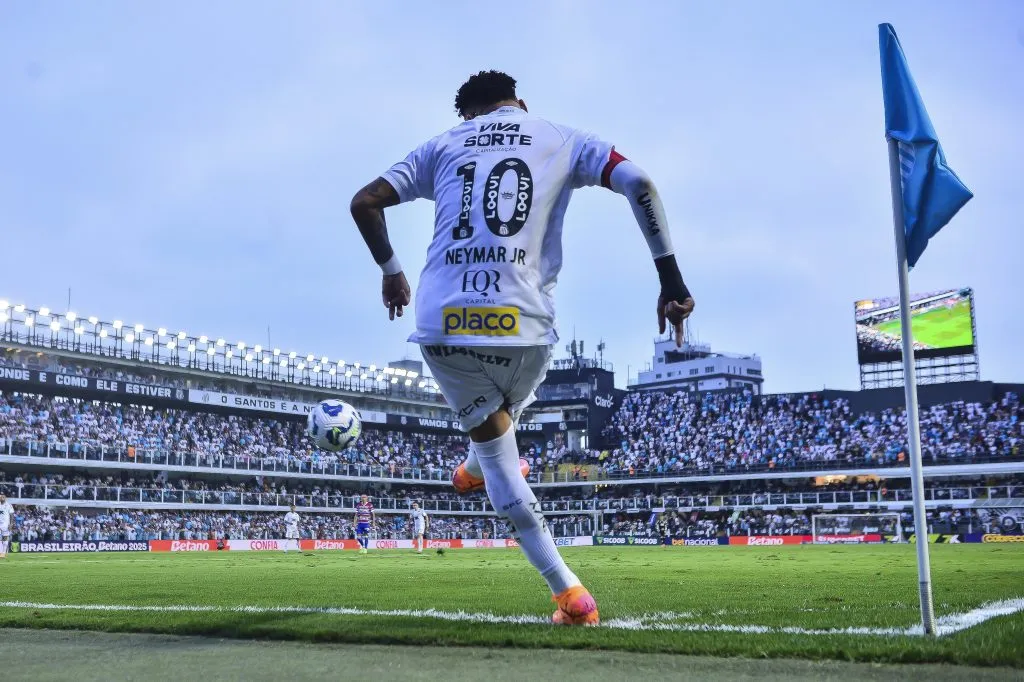 Neymar no vive un gran momento con el Santos, que pelea el descenso