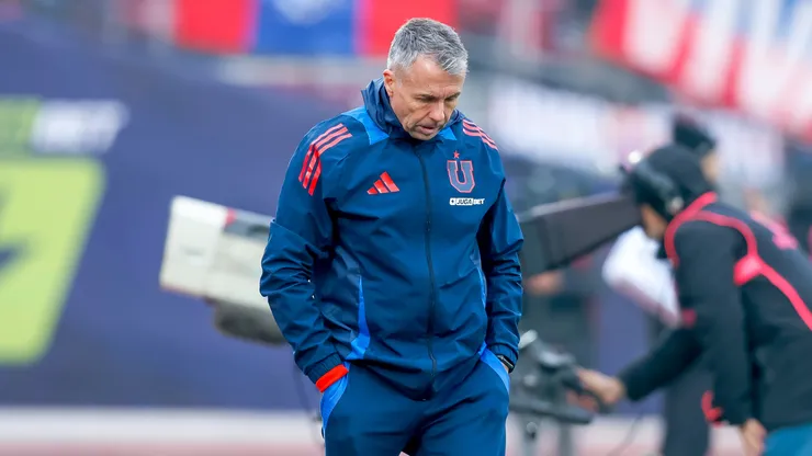 Gustavo Álvarez no seguirá en Universidad de Chile: su relación con la dirigencia está rota. (Imagen: Photosport)