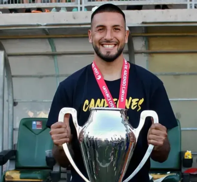 Bastián Ubal disputó 22 encuentros en la temporada 2025 de la Primera B | FOTO: Instagram