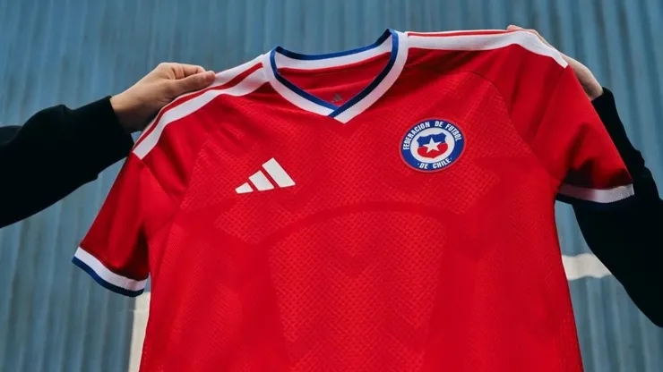 La Selección Chilena tiene nueva camiseta para la temporada 2025-2026. (Foto: Adidas)