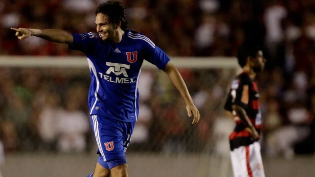 Rafael Olarra vistiendo la camiseta de Universidad de Chile | Getty Images