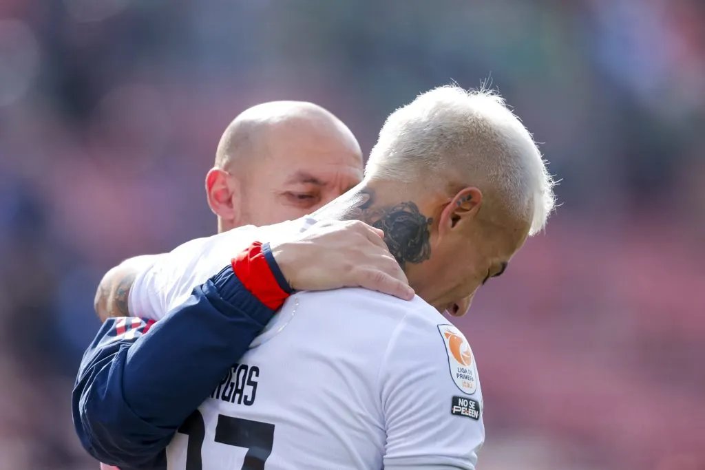 Eduardo Vargas y Marcelo Díaz en pleno U. de Chile vs Audax Italiano | FOTO Pepe Alvujar/Photosport