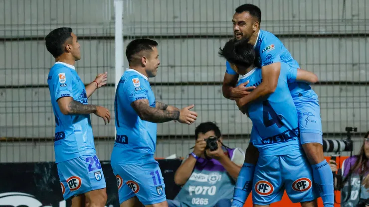 Deportes Iquique se metió de lleno en la lucha por la salvación.