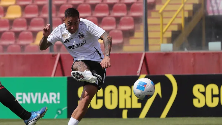 Javier Correa anota un golazo para abrir la cuenta ante Unión Española (Foto: Photosport)