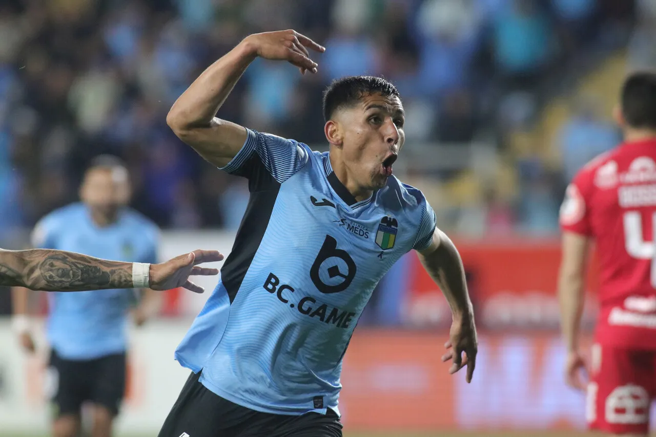Pavez anotó ante Ñublense. | Foto: Photosport