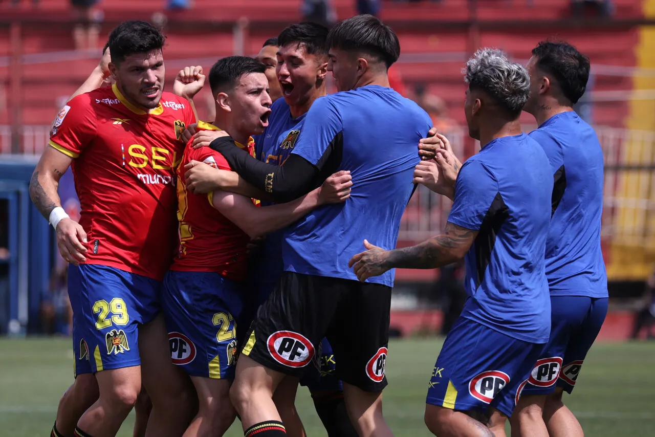 Unión Española está en la cuerda floja. | Foto: Photosport