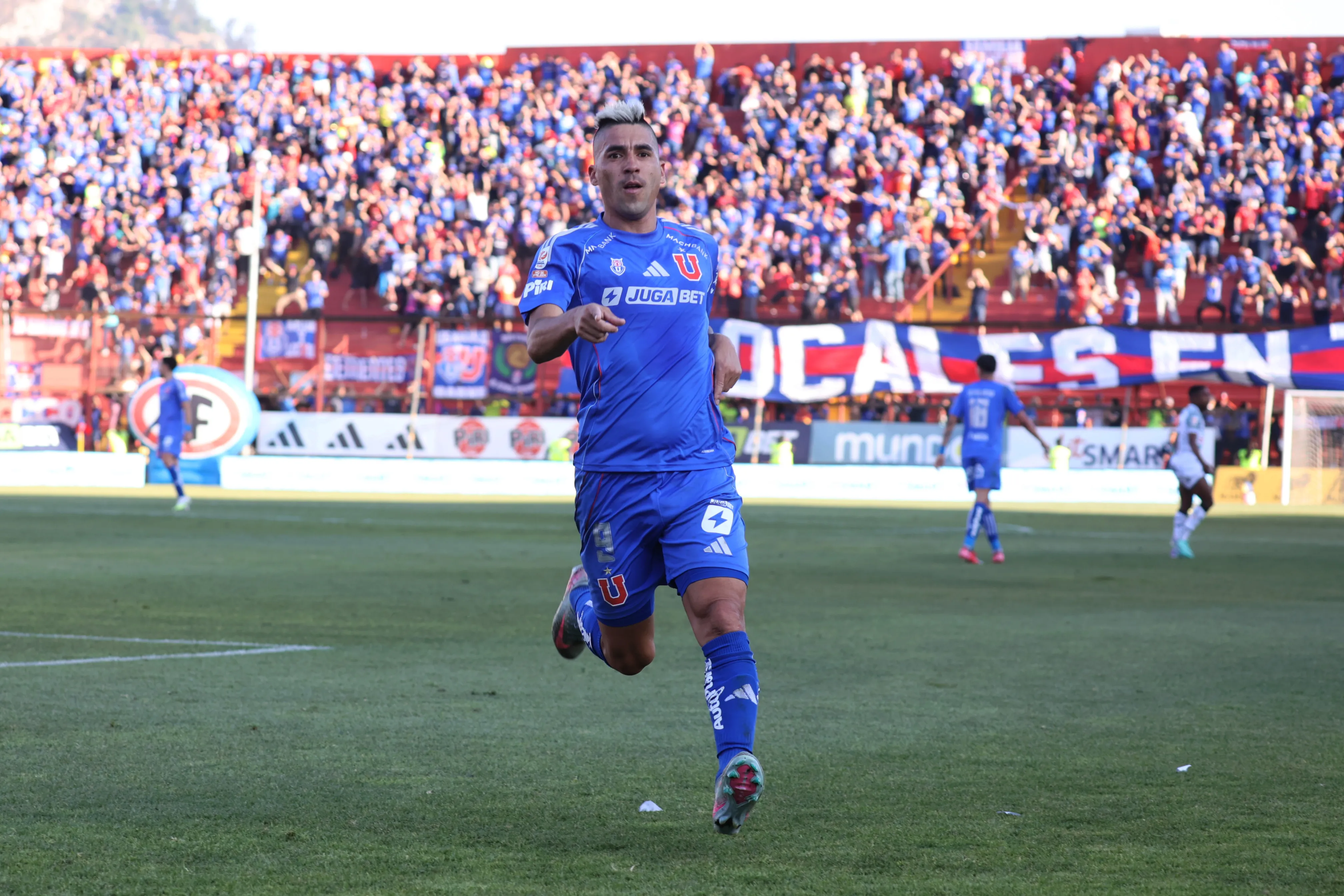 Leandro Fernández fue la gran figura de la U ante Limache | FOTO: Dragomir Yankovic/Photosport