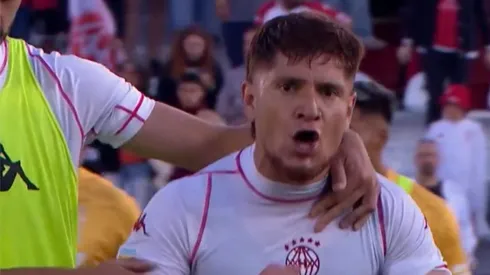 Leonardo Gil vivió una tarde de furia en el fútbol argentino y ha causado el quiebre de todo el camarín de Huracán.