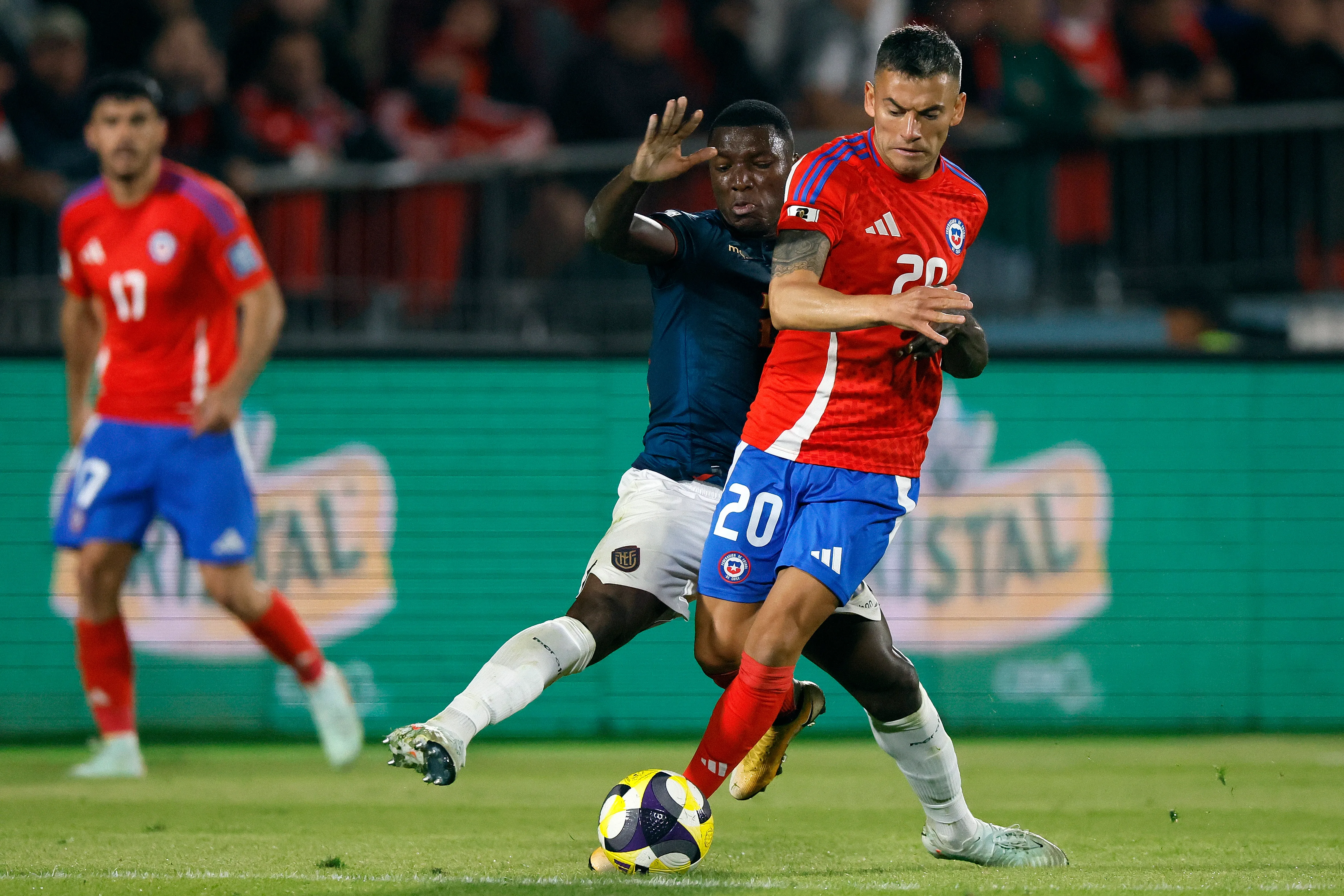 Charles Aránguiz es el favorito de Patricio Rubio. El histórico de la Selección Chilena se llevó la preferencia. (Imagen: Photosport)