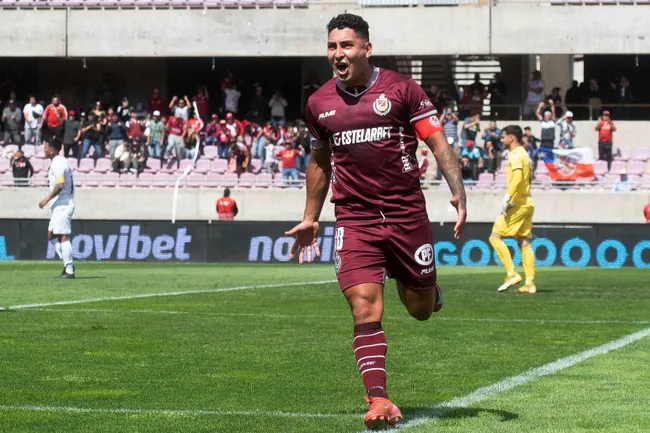 Jeisson Vargas se acerca a pasos agigantados a Universidad Católica. (Imagen: Photosport)