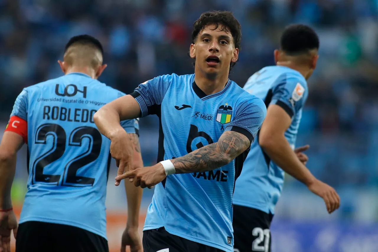 O’Higgins no le quiere regalar nada a la U. | Foto: Photosport