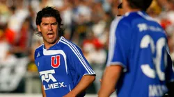 Marcelo Salas y Walter Montillo en pleno partido de la U.