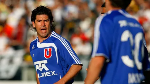 Marcelo Salas y Walter Montillo en pleno partido de la U.