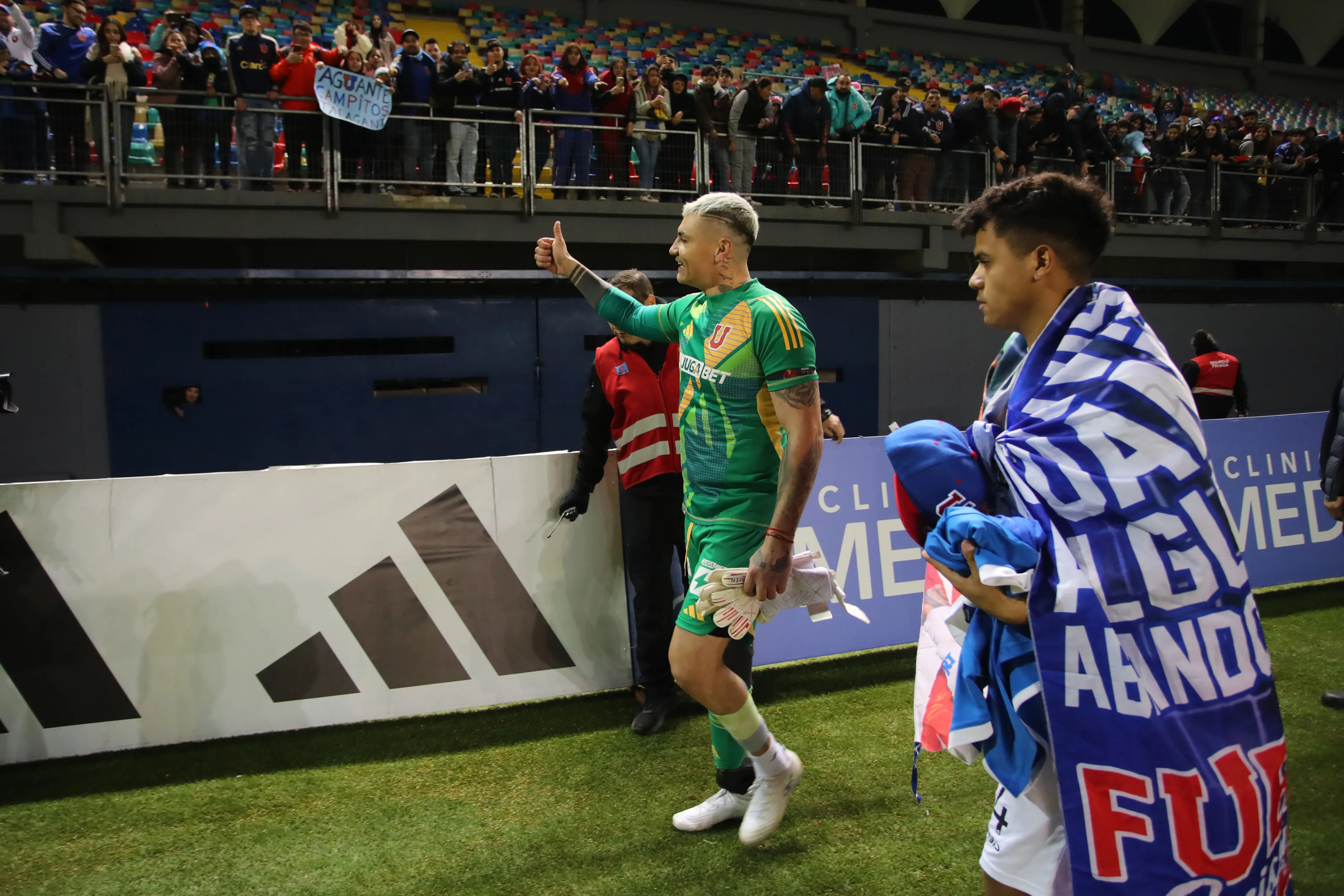 Cristóbal Campos en su partido a beneficio, el cual se disputó en el Estadio Bicentenario de La Florida | FOTO: Jonnathan Oyarzun/Photosport