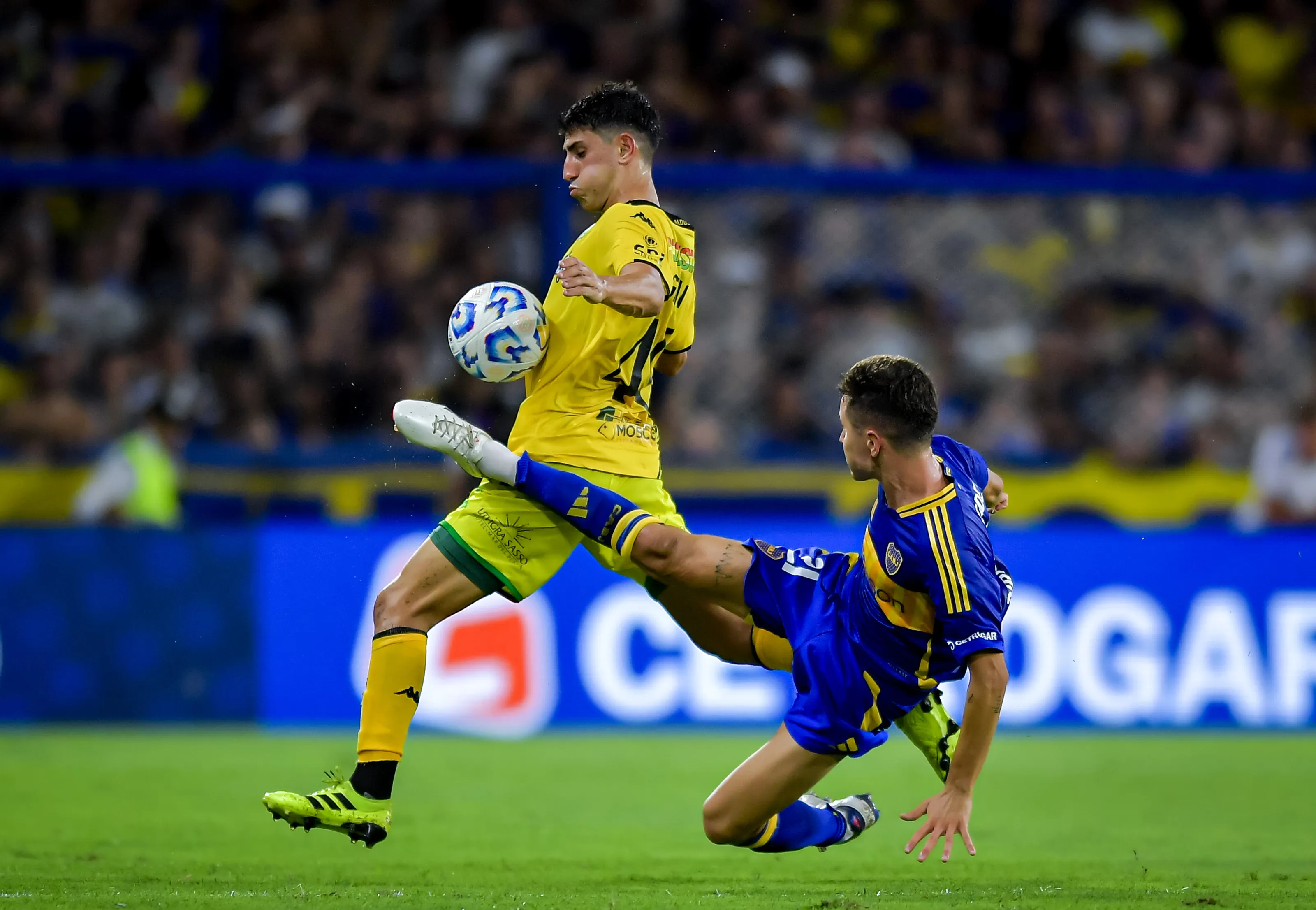 Justo Giani enfrentando a Boca Juniors en La Bombonera | FOTO: Marcelo Endelli/Getty Images