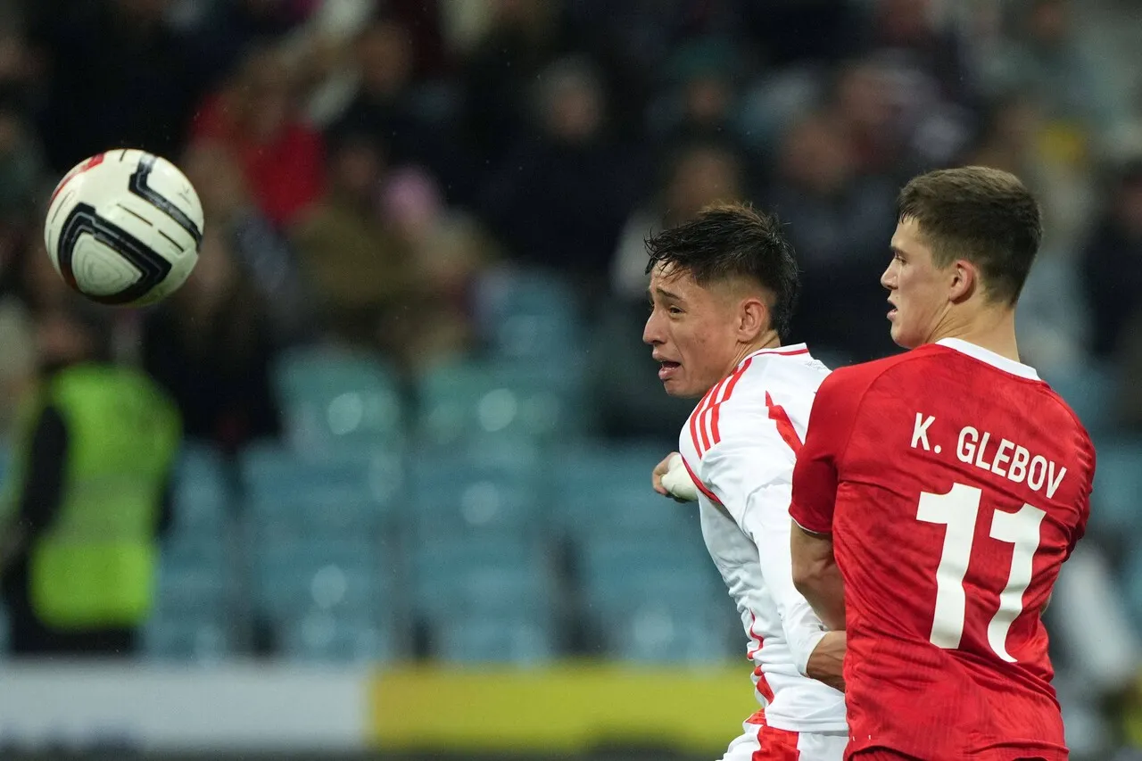 De Tezanos destaca a Román | Foto: Photosport