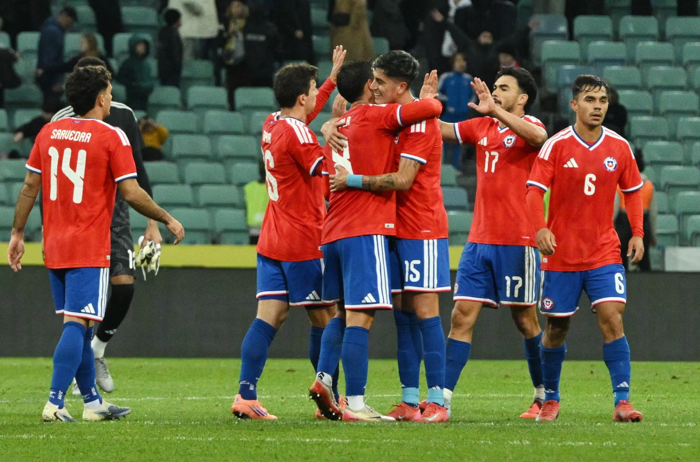 Los jugadores de la seleccion chilena celebran el triunfo durante el partido amistoso contra Peru | FOTO: Sipa/Photosport