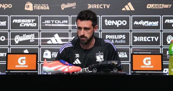 Fernando De Paul en la conferencia de prensa de Colo Colo (Foto: Captura)